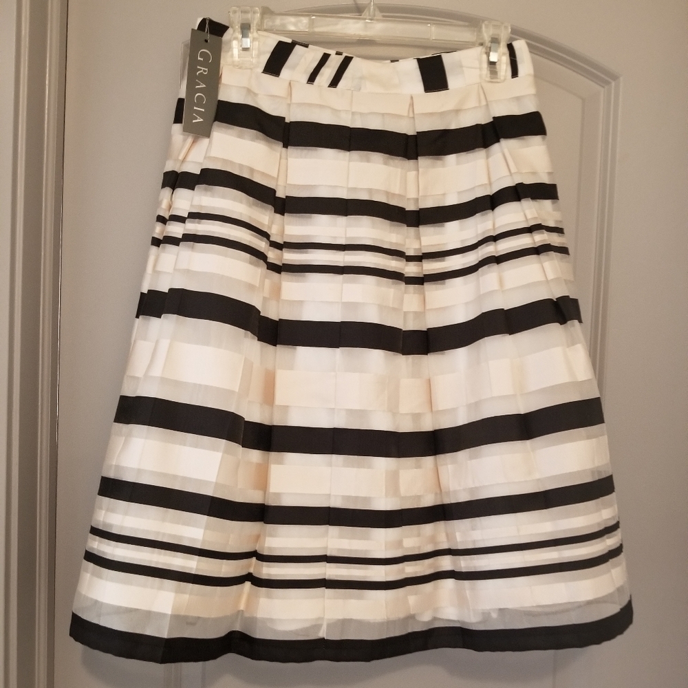Gracia Skirt
